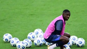 曼联切尔西红蓝大战：英超积分榜关键对决，关键球员与战术布局分析