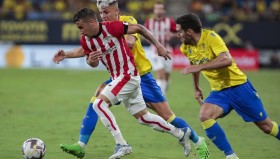 巴萨拉什福德转会合约谈判：巴塞罗那未来战略与财务考量